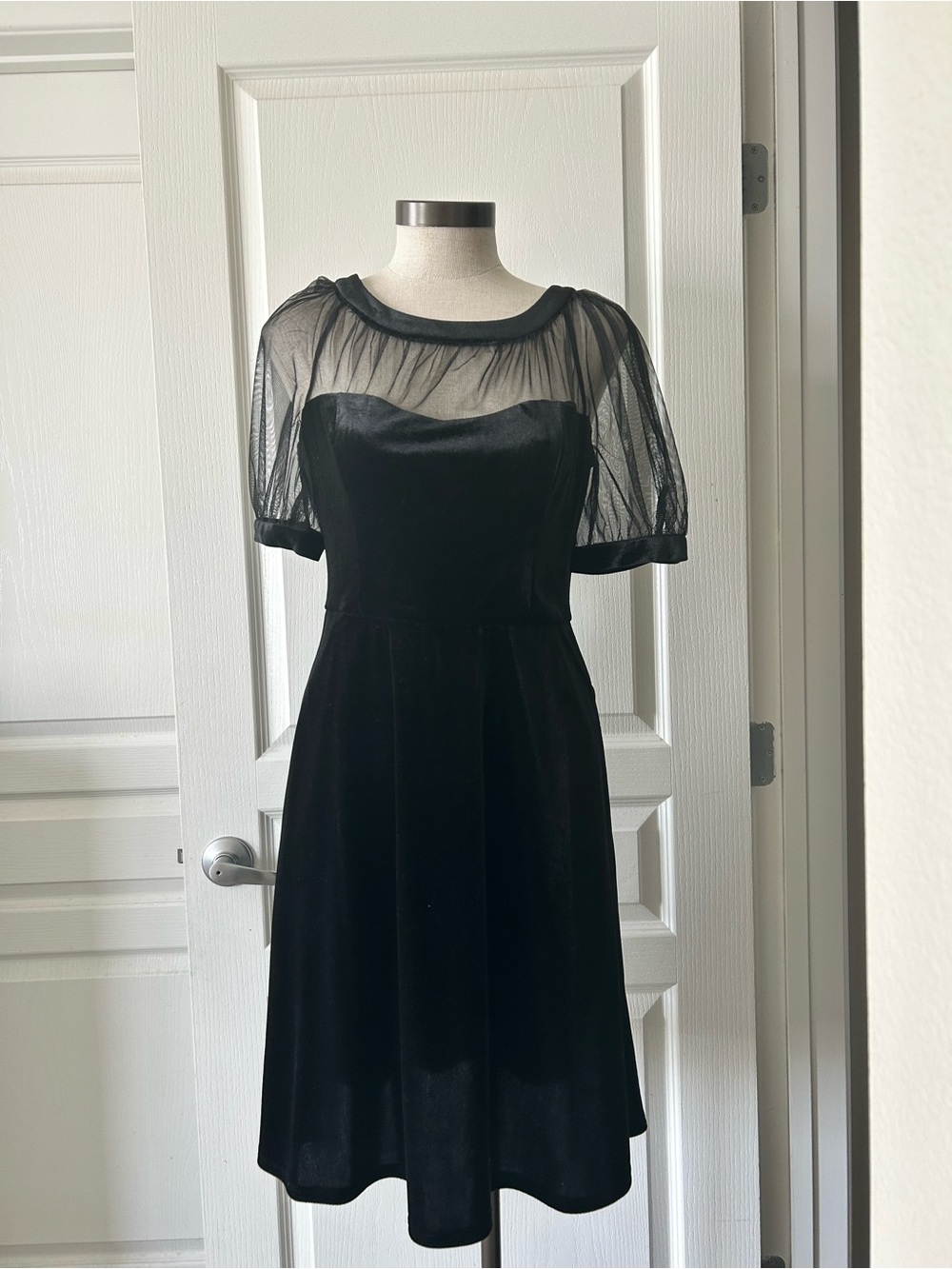 Maggy London Lyra Illusion in Velvet black dress Midi Dress - Picture 12 of 13
